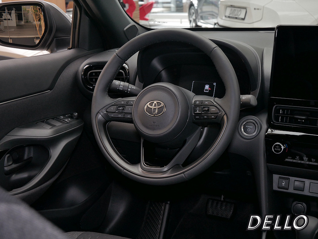 Fahrzeugansicht TOYOTA Yaris Cross 1.5 Hybrid FWD Teamplayer - Bild 2