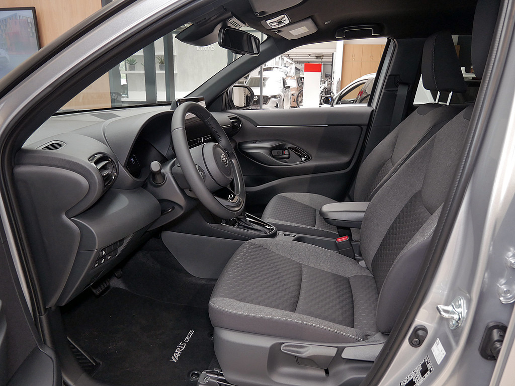 Fahrzeugansicht TOYOTA Yaris Cross 1.5 Hybrid FWD Teamplayer - Bild 6