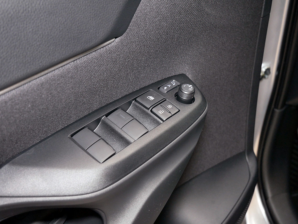 Fahrzeugansicht TOYOTA Yaris Cross 1.5 Hybrid FWD Teamplayer - Bild 7