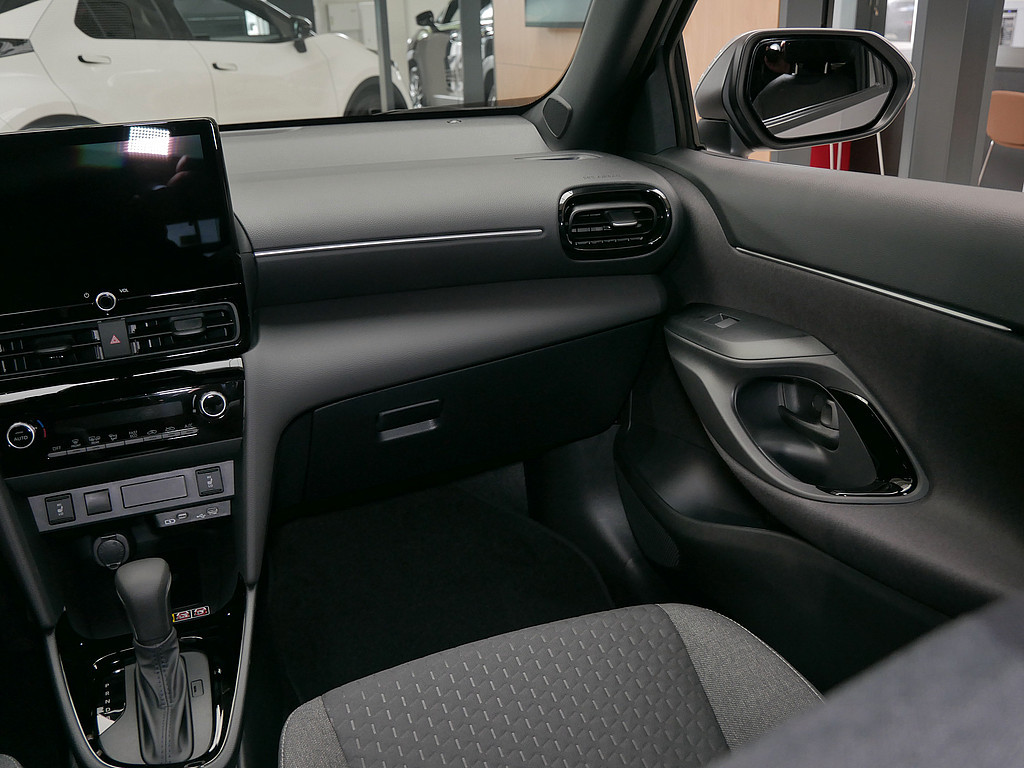 Fahrzeugansicht TOYOTA Yaris Cross 1.5 Hybrid FWD Teamplayer - Bild 3