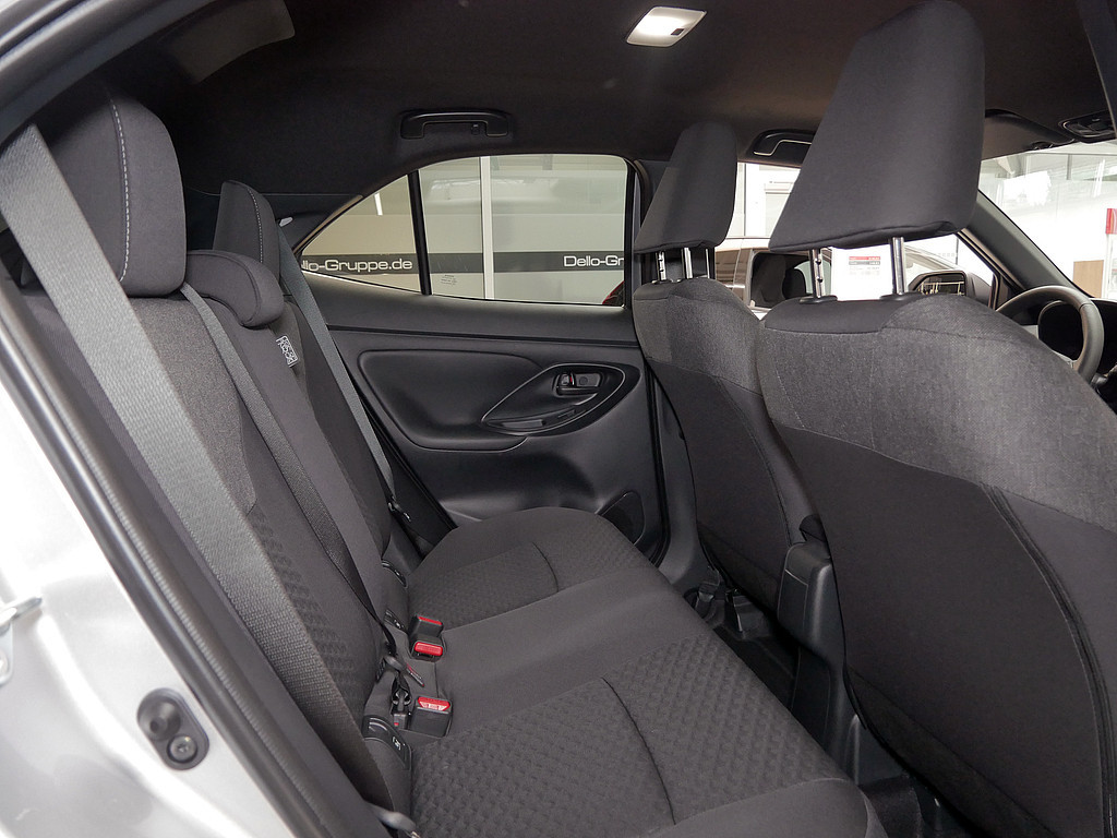 Fahrzeugansicht TOYOTA Yaris Cross 1.5 Hybrid FWD Teamplayer - Bild 40