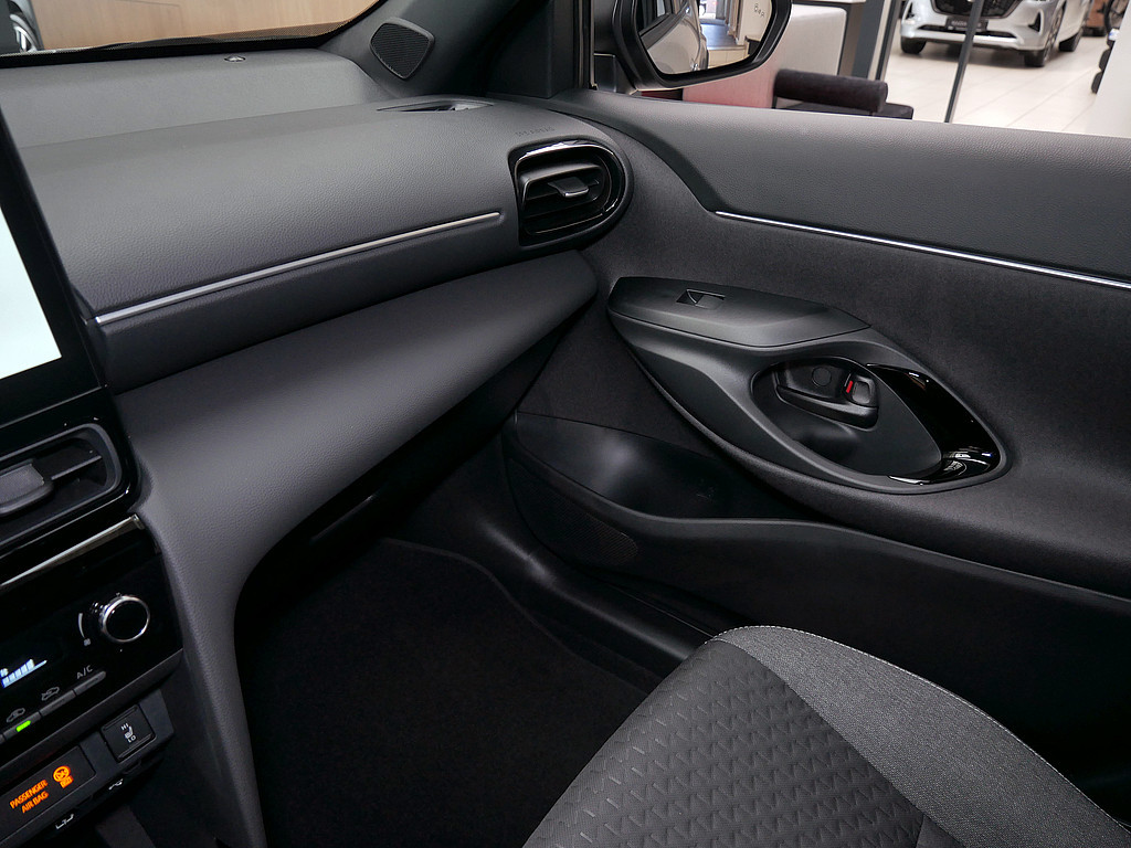 Fahrzeugansicht TOYOTA Yaris Cross 1.5 Hybrid FWD Teamplayer - Bild 19