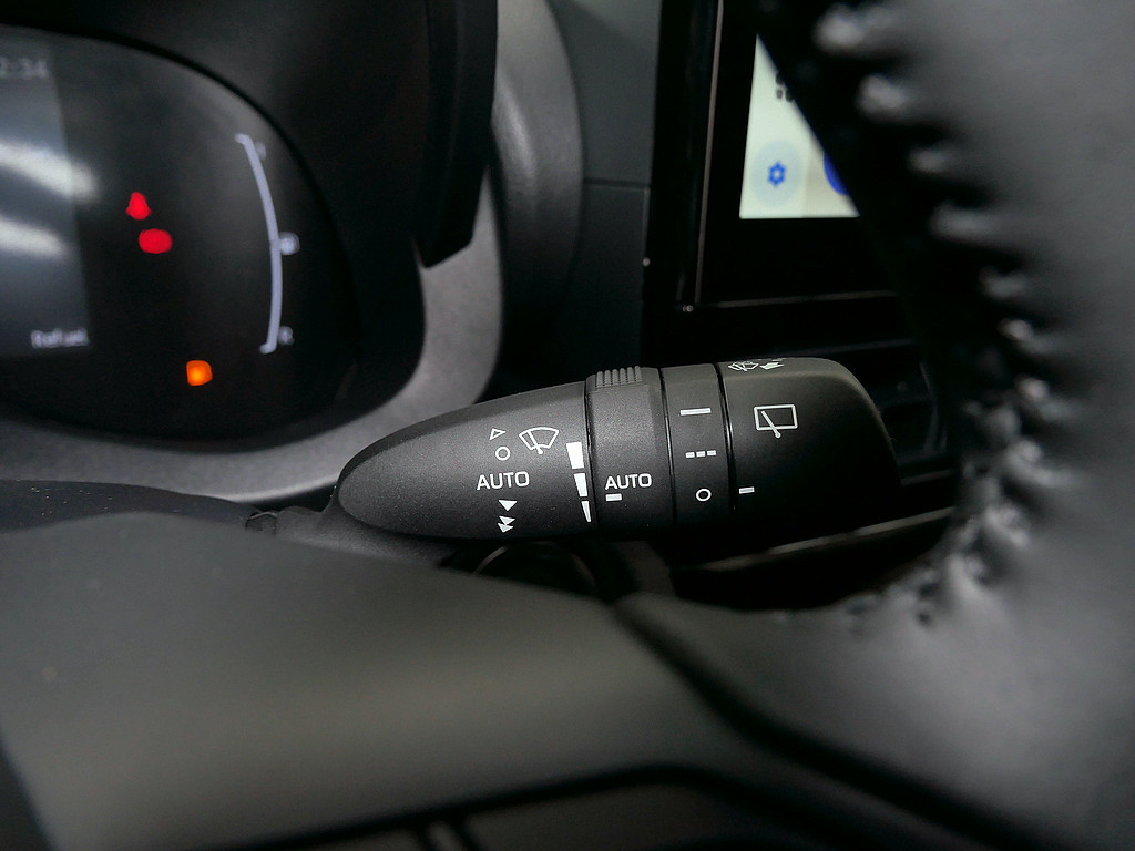 Fahrzeugansicht TOYOTA Yaris Cross 1.5 Hybrid FWD Teamplayer - Bild 25