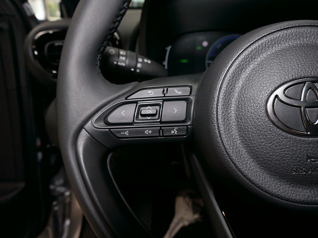 Fahrzeugansicht TOYOTA Yaris Cross 1.5 Hybrid FWD Teamplayer - Bild 21