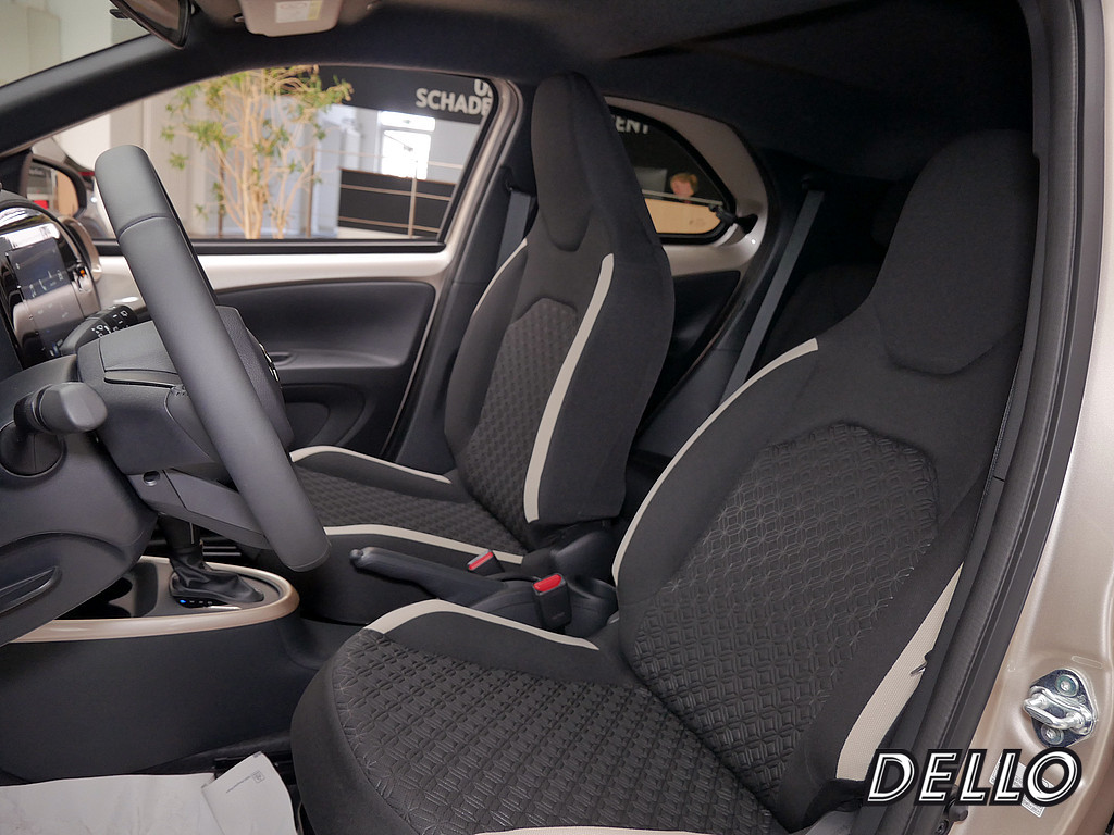 Fahrzeugansicht TOYOTA Aygo X 1.0 Teamplayer - Bild 9