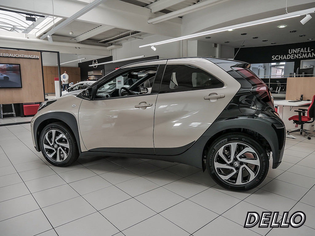 Fahrzeugansicht TOYOTA Aygo X 1.0 Teamplayer - Bild 32