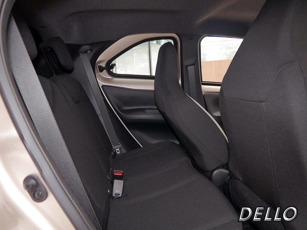 Fahrzeugansicht TOYOTA Aygo X 1.0 Teamplayer - Bild 35