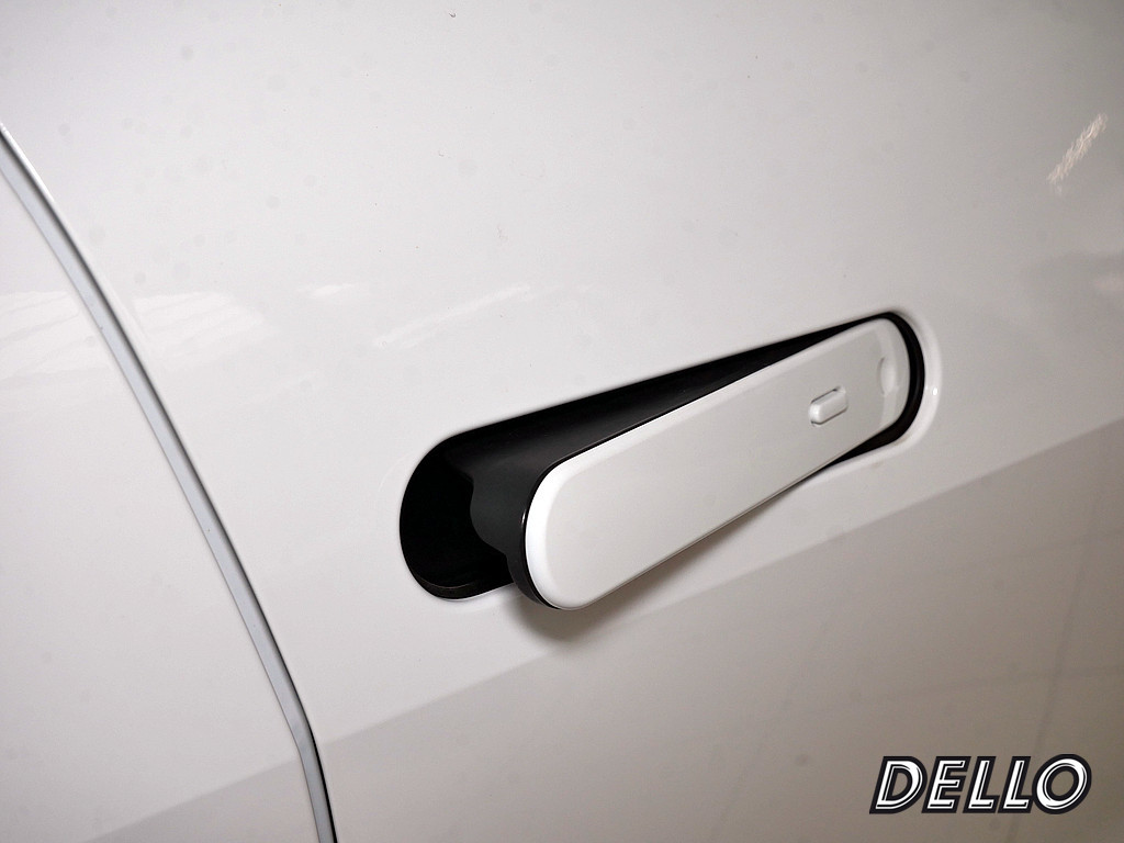 Fahrzeugansicht TOYOTA C-HR 2.0 Hybrid FWD Team Deutschland - Bild 4