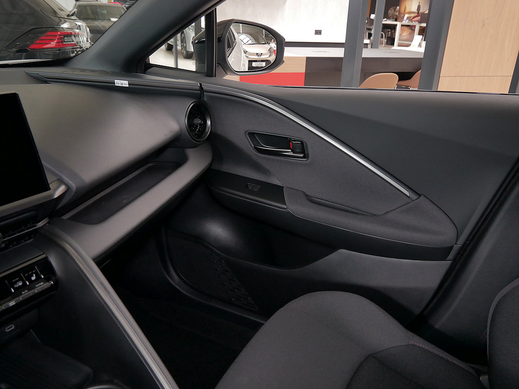 Fahrzeugansicht TOYOTA C-HR 2.0 Hybrid FWD Team Deutschland - Bild 26