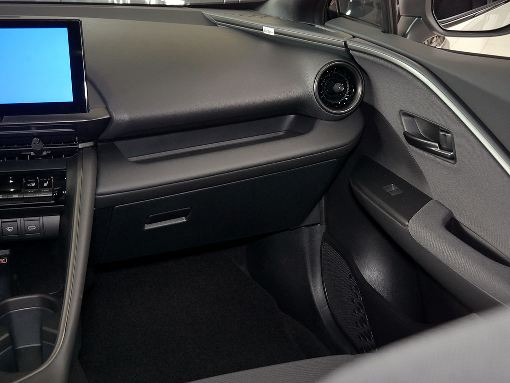 Fahrzeugansicht TOYOTA C-HR 2.0 Hybrid Team Deutschland - Bild 3