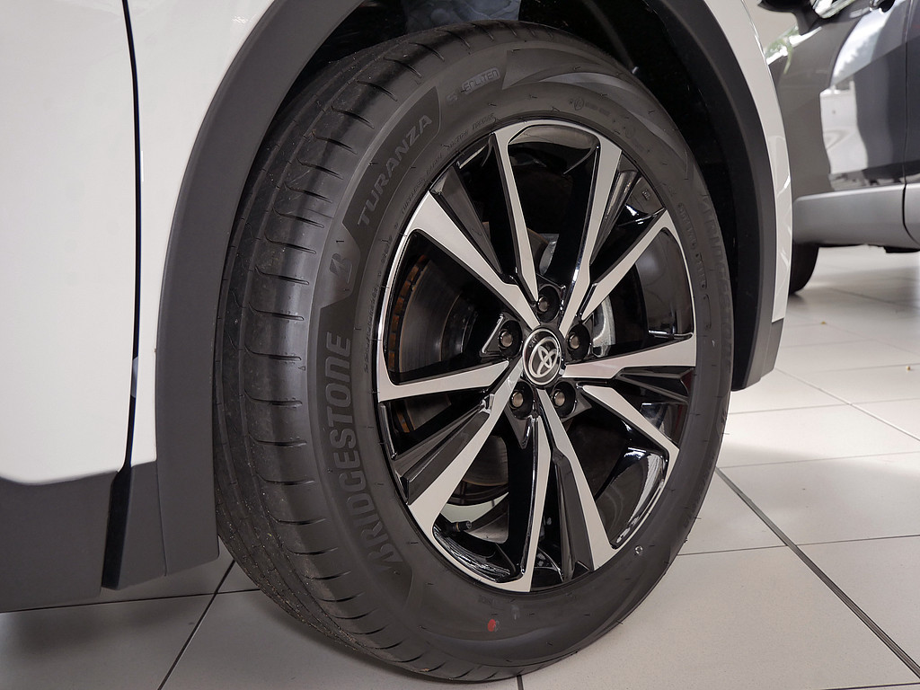 Fahrzeugansicht TOYOTA C-HR 2.0 Hybrid Team Deutschland - Bild 5