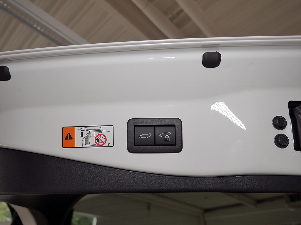 Fahrzeugansicht TOYOTA C-HR 2.0 Hybrid Team Deutschland - Bild 7