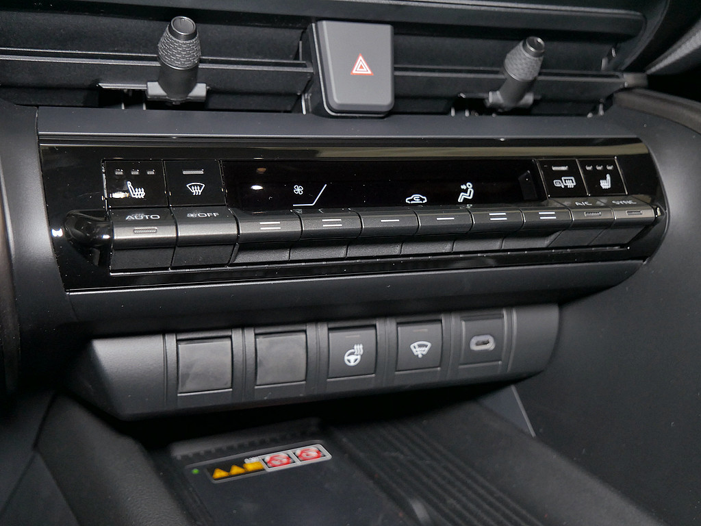 Fahrzeugansicht TOYOTA C-HR 2.0 Hybrid Team Deutschland - Bild 17