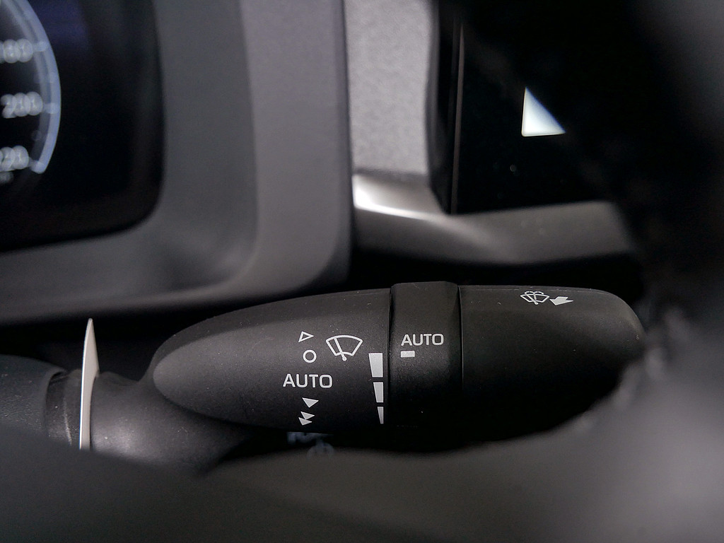 Fahrzeugansicht TOYOTA C-HR 2.0 Hybrid Team Deutschland - Bild 21