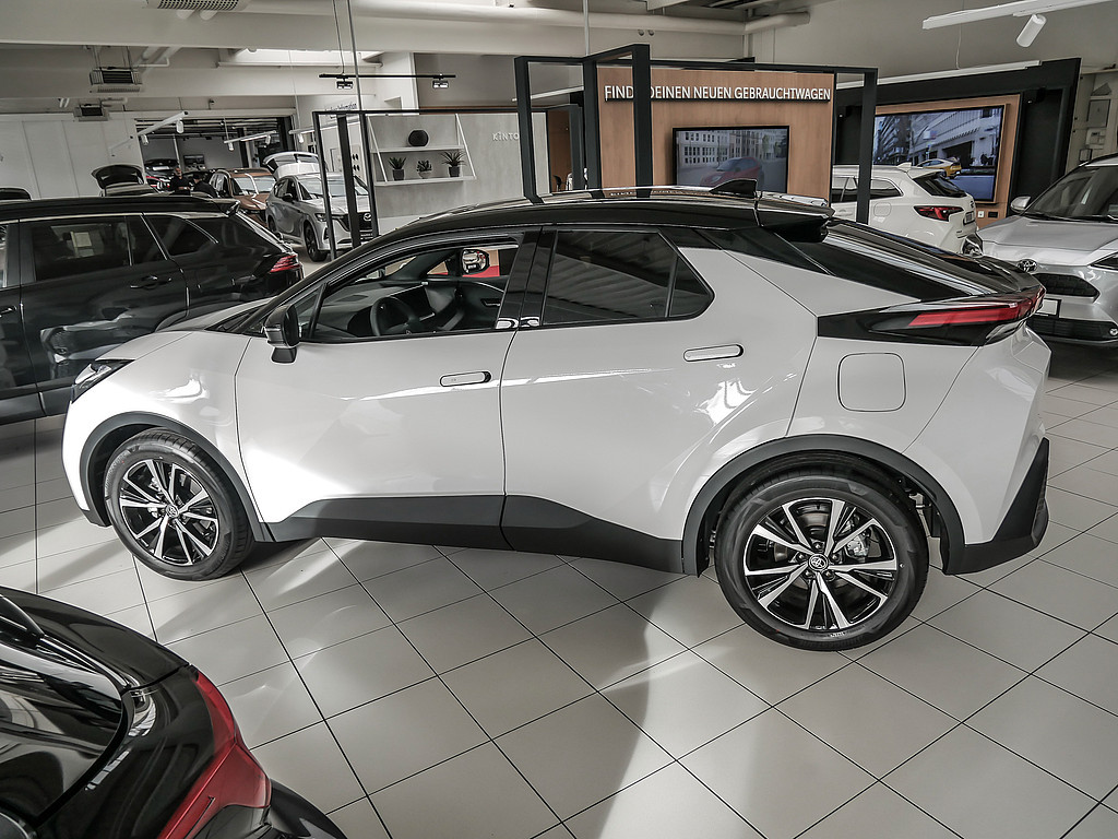 Fahrzeugansicht TOYOTA C-HR 2.0 Hybrid Team Deutschland - Bild 35