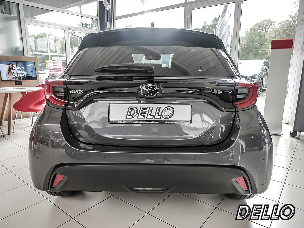 Fahrzeugansicht TOYOTA Yaris Hybrid 1.5 VVT-iE Teamplayer - Bild 32