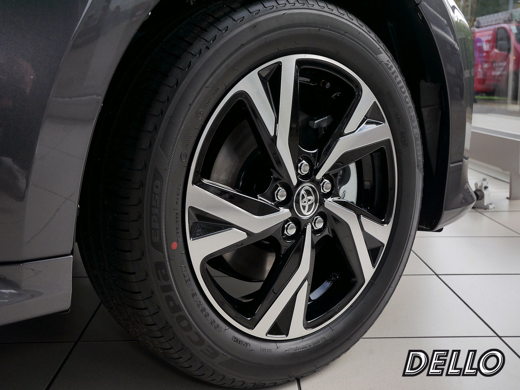 Fahrzeugansicht TOYOTA Yaris Hybrid 1.5 VVT-iE Teamplayer - Bild 5