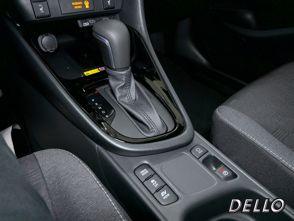 Fahrzeugansicht TOYOTA Yaris Hybrid 1.5 VVT-iE Teamplayer - Bild 16