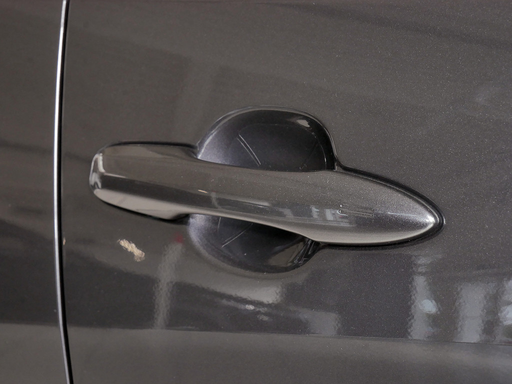 Fahrzeugansicht TOYOTA Yaris Hybrid 1.5 VVT-iE Teamplayer - Bild 4