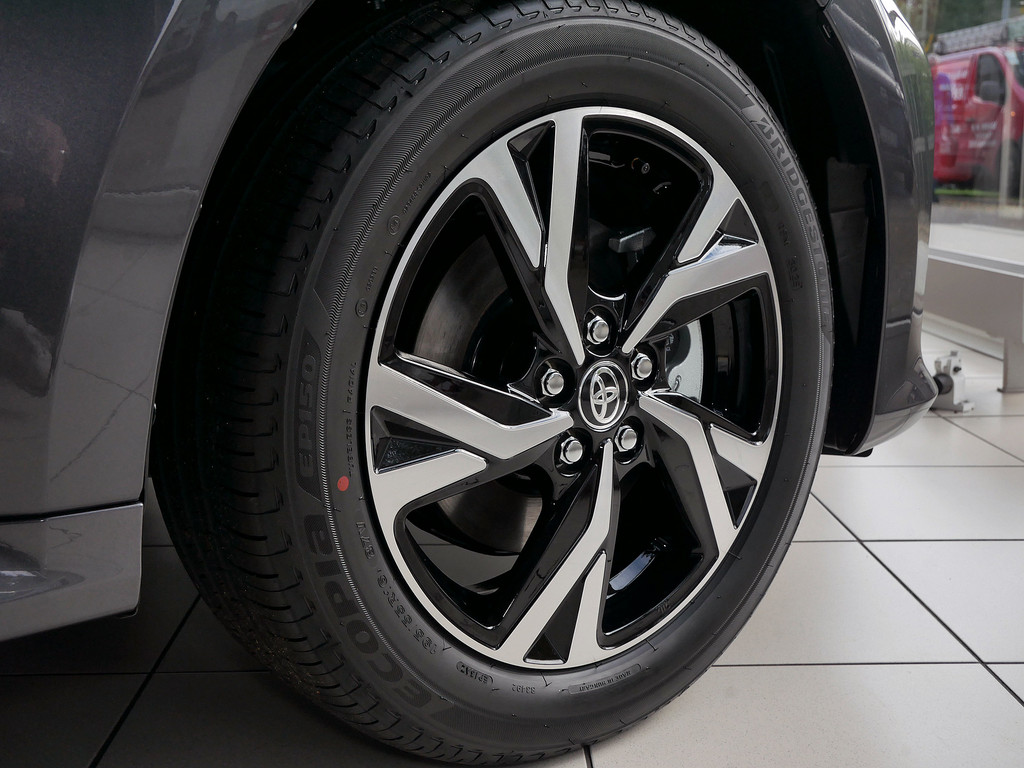 Fahrzeugansicht TOYOTA Yaris Hybrid 1.5 VVT-iE Teamplayer - Bild 5