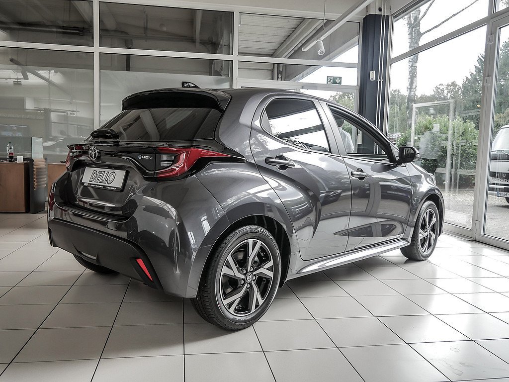 Fahrzeugansicht TOYOTA Yaris Hybrid 1.5 VVT-iE Teamplayer - Bild 23