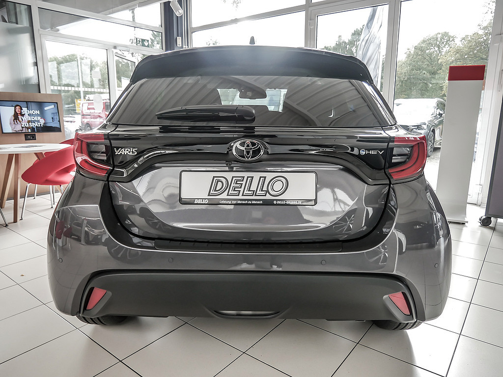 Fahrzeugansicht TOYOTA Yaris Hybrid 1.5 VVT-iE Teamplayer - Bild 32