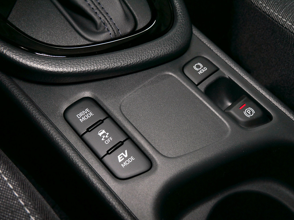 Fahrzeugansicht TOYOTA Yaris Hybrid 1.5 VVT-iE Teamplayer - Bild 17