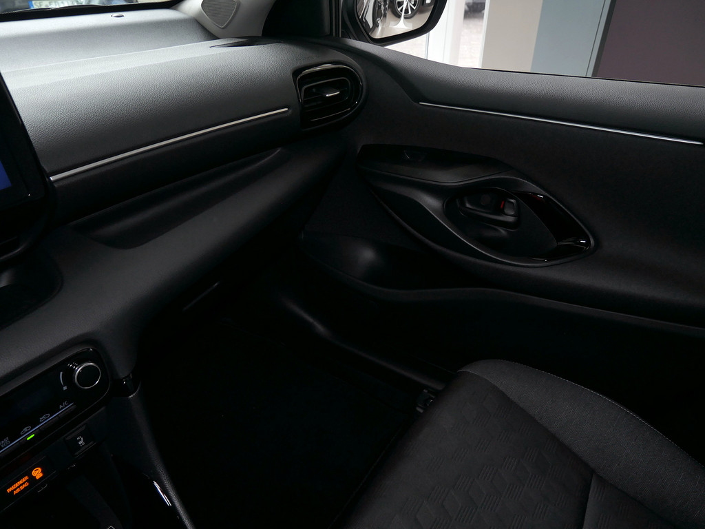 Fahrzeugansicht TOYOTA Yaris Hybrid 1.5 VVT-iE Teamplayer - Bild 22