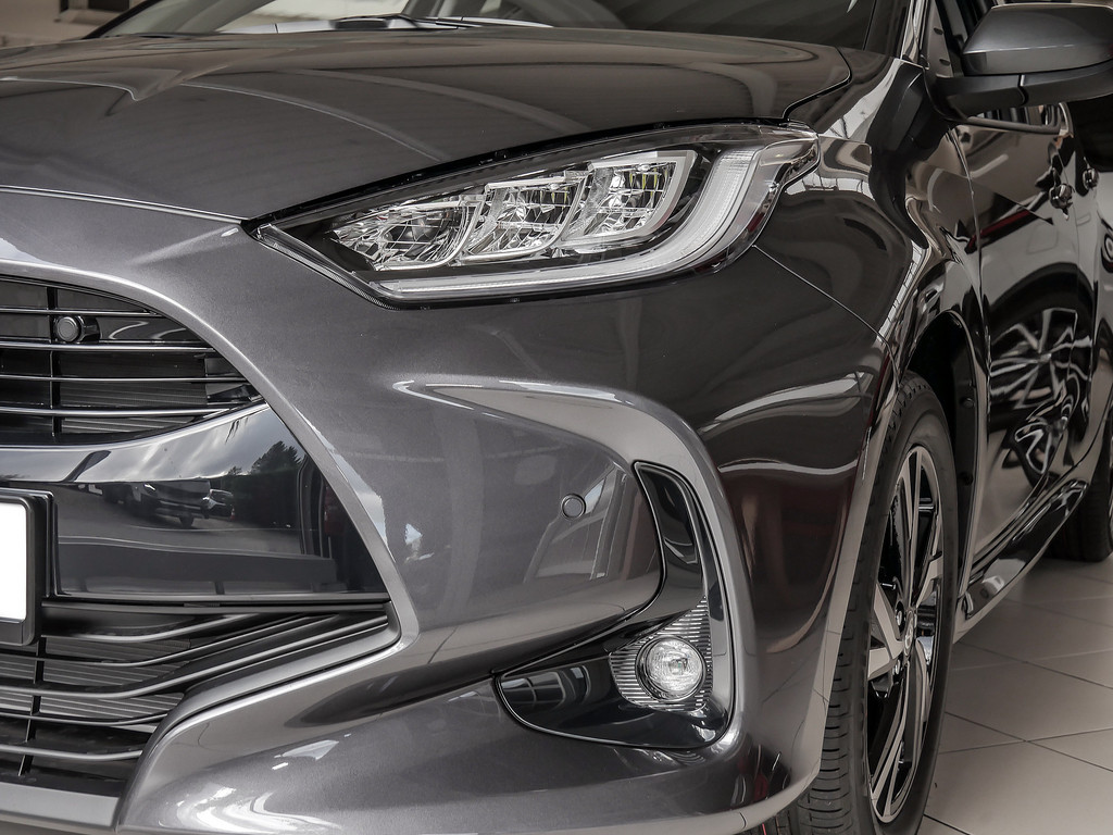 Fahrzeugansicht TOYOTA Yaris Hybrid 1.5 VVT-iE Teamplayer - Bild 28