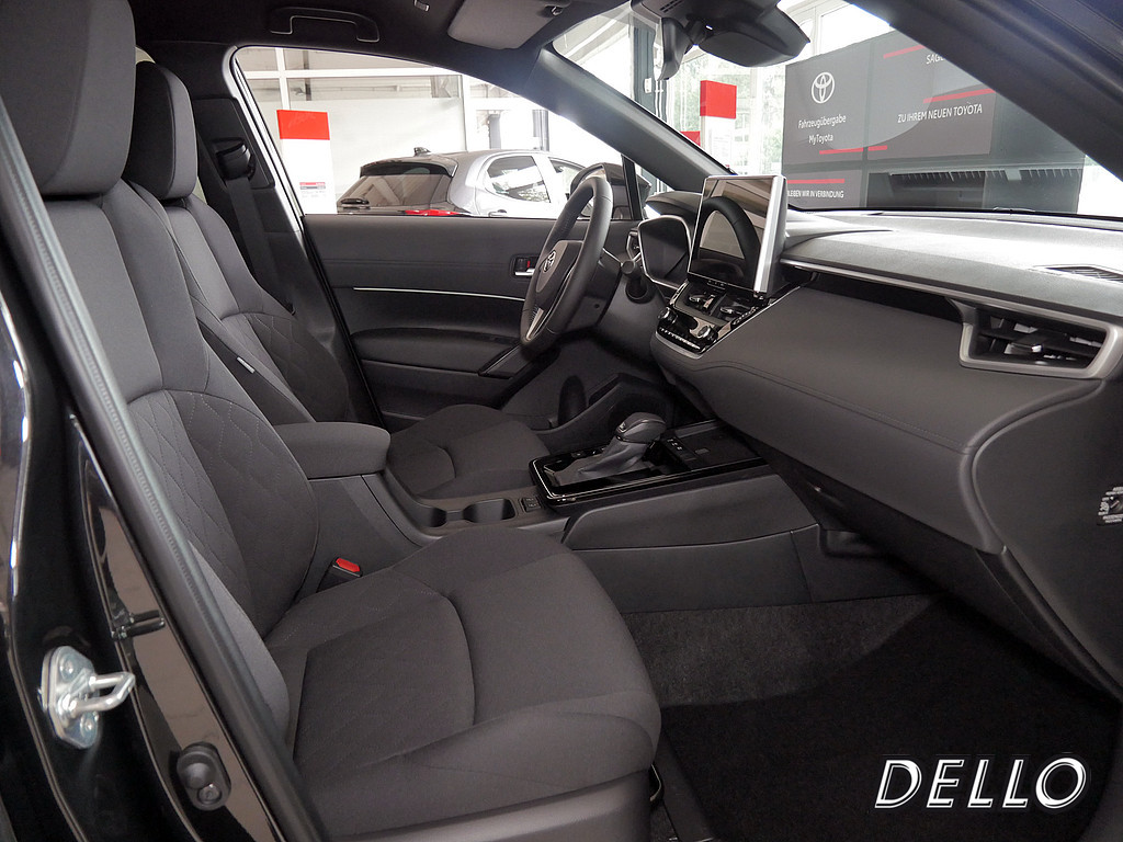 Fahrzeugansicht TOYOTA Corolla Cross 2.0 VVT-i Hybrid - Bild 36