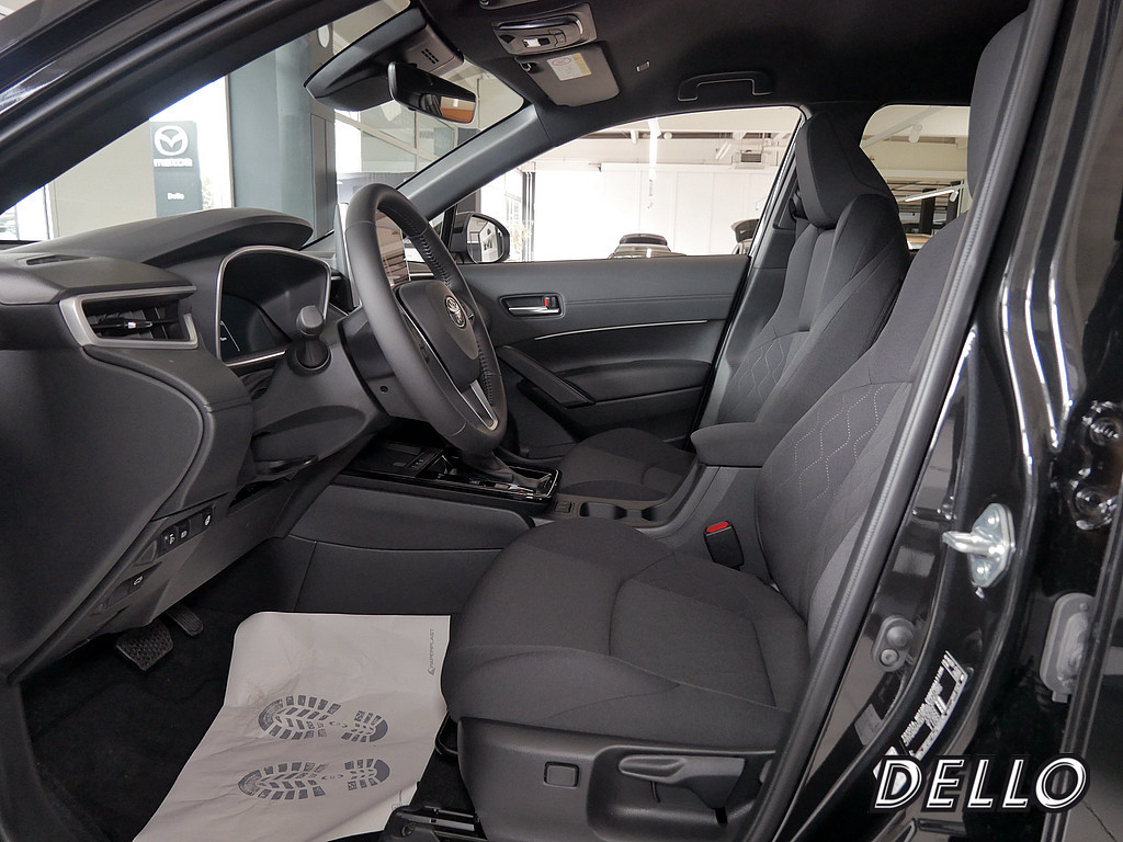 Fahrzeugansicht TOYOTA Corolla Cross 2.0 VVT-i Hybrid - Bild 7