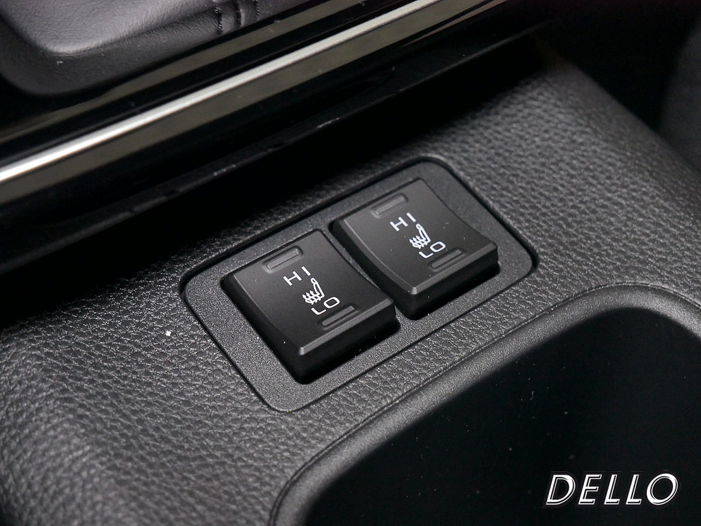 Fahrzeugansicht TOYOTA Corolla Cross 2.0 VVT-i Hybrid - Bild 19