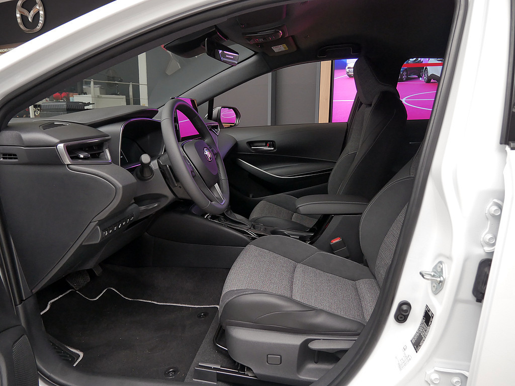 Fahrzeugansicht TOYOTA Corolla Touring Sports 2.0 Hybrid Teamplayer - Bild 6