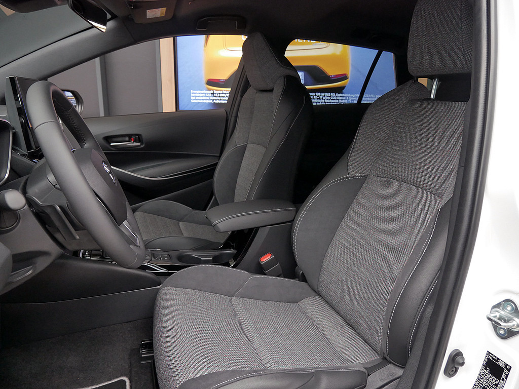Fahrzeugansicht TOYOTA Corolla Touring Sports 2.0 Hybrid Teamplayer - Bild 27