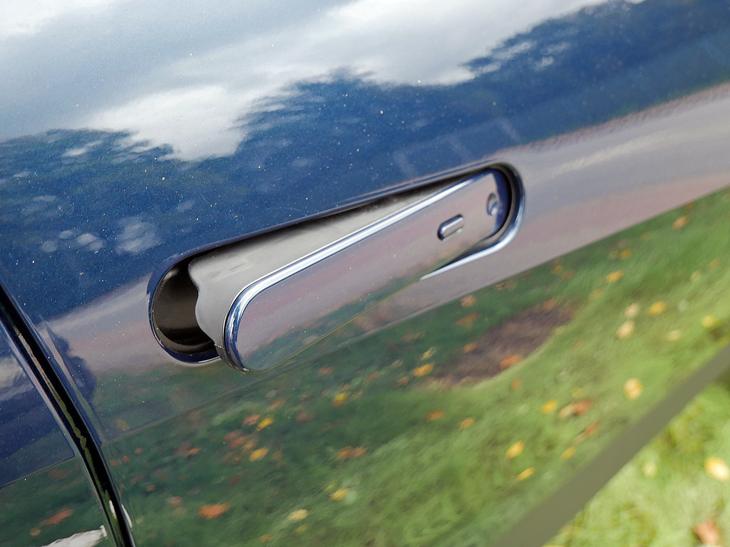 Fahrzeugansicht TOYOTA C-HR 1.8 Hybrid FWD Team Deutschland - Bild 2