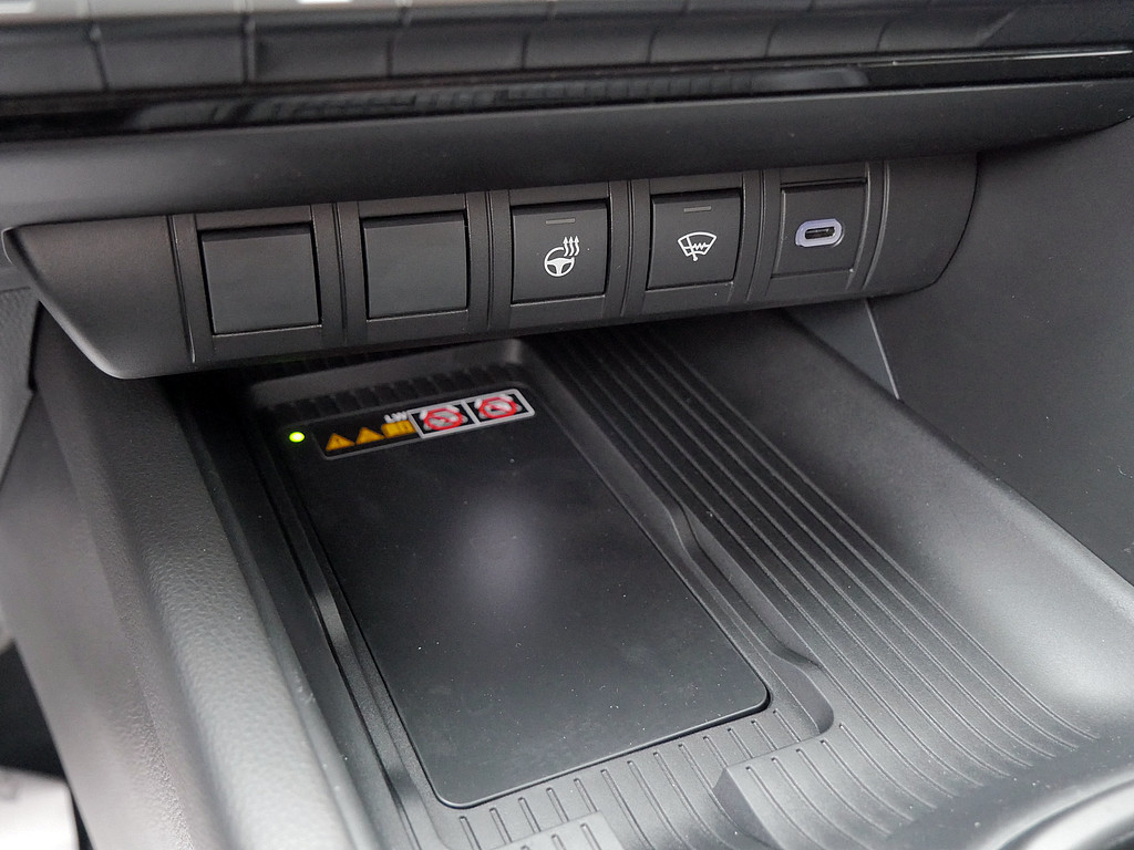 Fahrzeugansicht TOYOTA C-HR 1.8 Hybrid FWD Team Deutschland - Bild 17