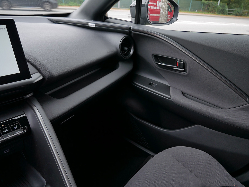 Fahrzeugansicht TOYOTA C-HR 1.8 Hybrid FWD Team Deutschland - Bild 20