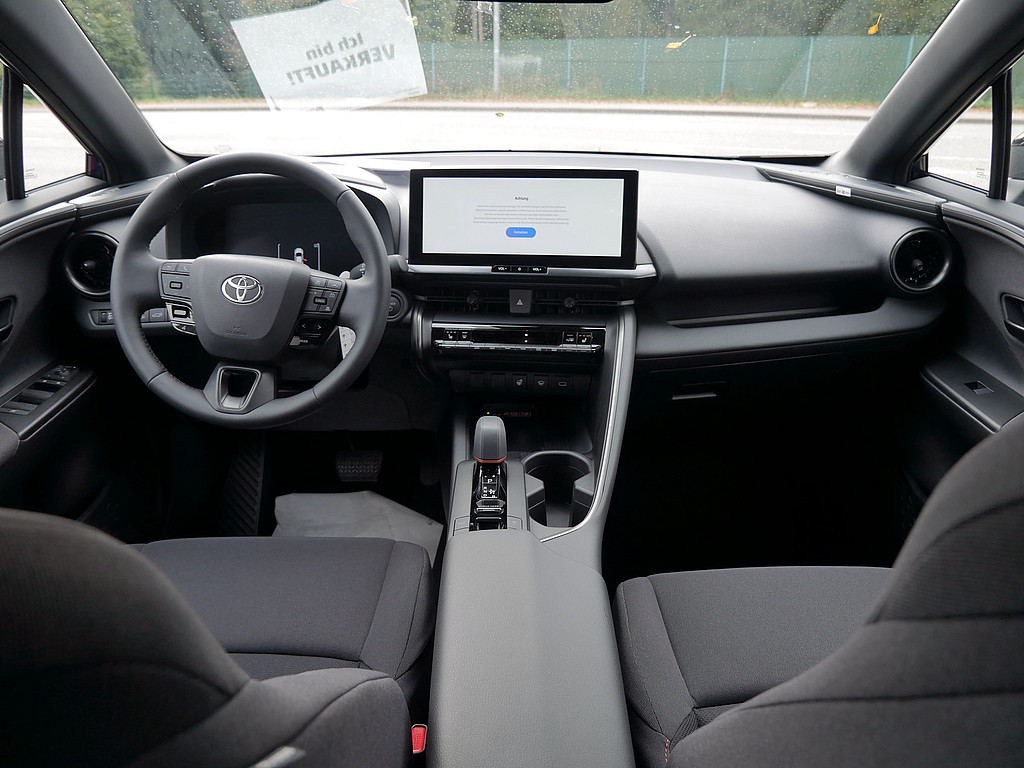 Fahrzeugansicht TOYOTA C-HR 1.8 Hybrid FWD Team Deutschland - Bild 37