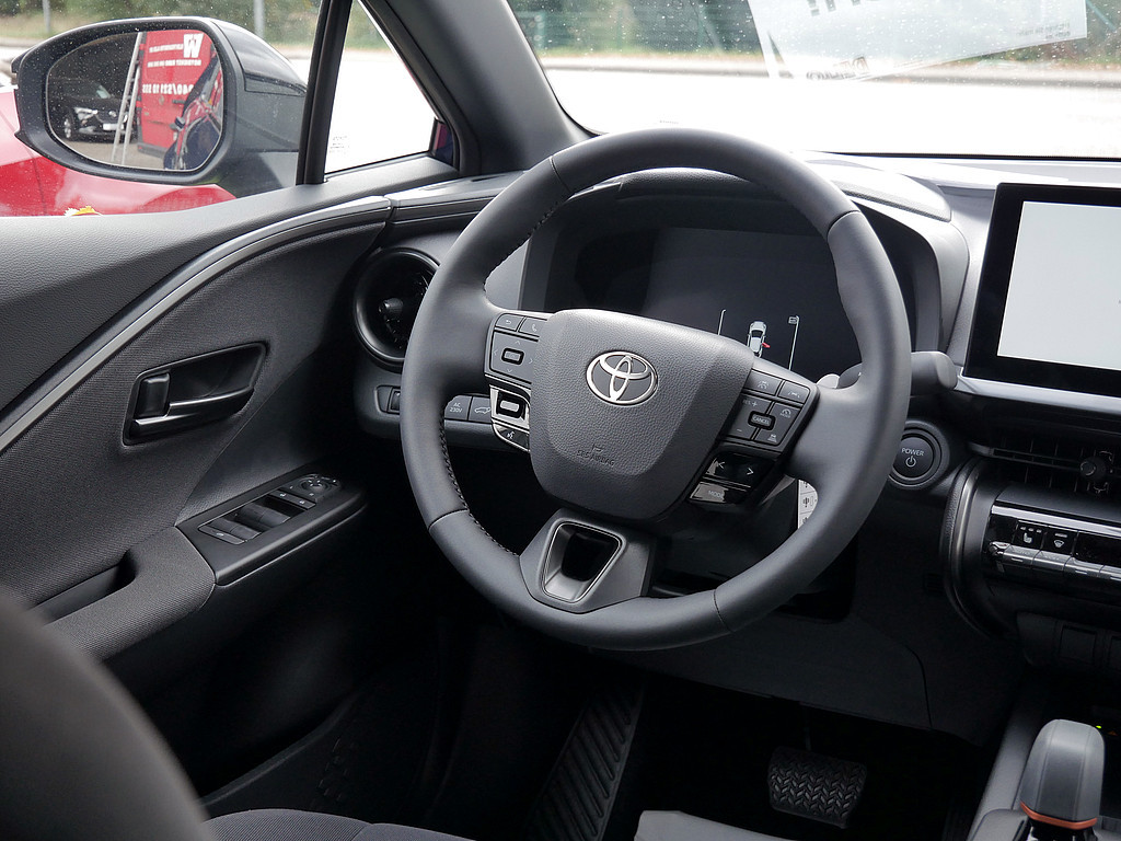 Fahrzeugansicht TOYOTA C-HR 1.8 Hybrid FWD Team Deutschland - Bild 38