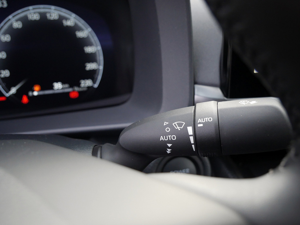 Fahrzeugansicht TOYOTA C-HR 1.8 Hybrid FWD Team Deutschland - Bild 27