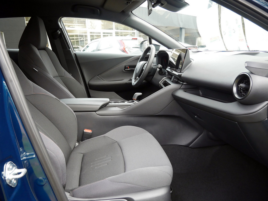 Fahrzeugansicht TOYOTA C-HR 1.8 Hybrid FWD Team Deutschland - Bild 41