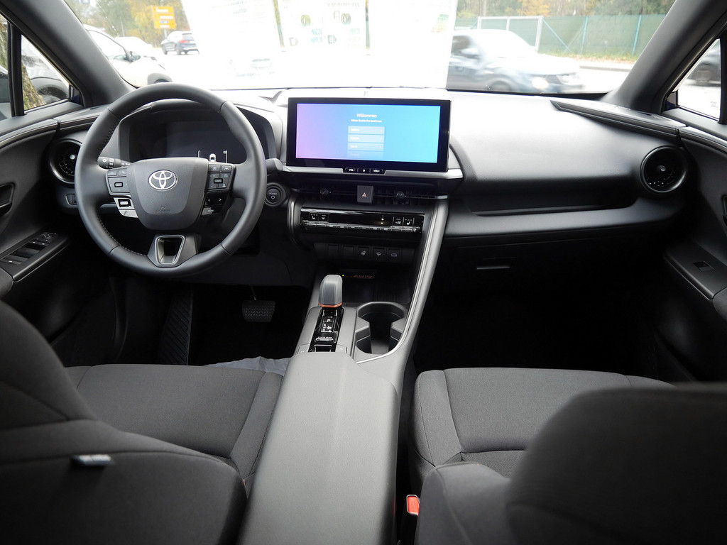 Fahrzeugansicht TOYOTA C-HR 1.8 Hybrid Team Deutschland - Bild 2