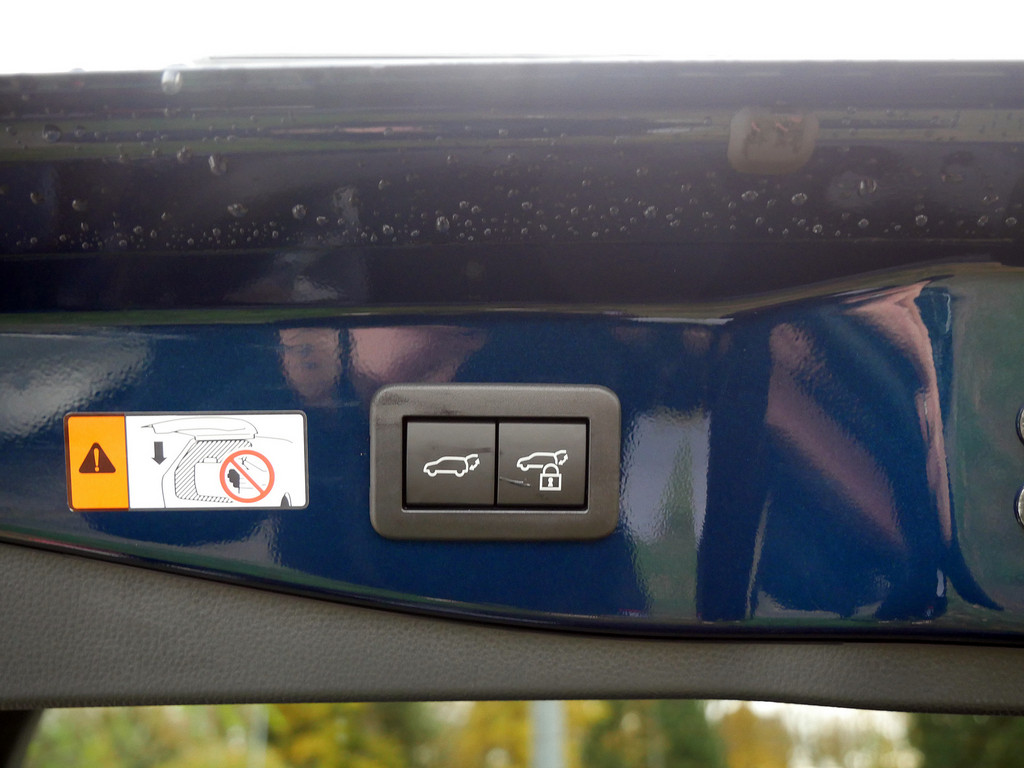 Fahrzeugansicht TOYOTA C-HR 1.8 Hybrid Team Deutschland - Bild 8