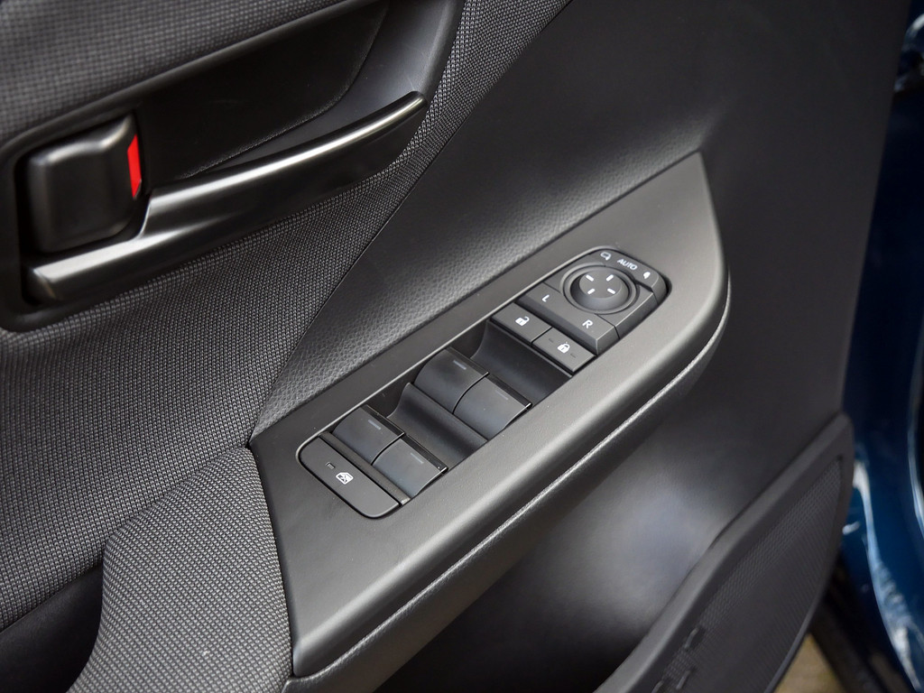 Fahrzeugansicht TOYOTA C-HR 1.8 Hybrid Team Deutschland - Bild 9