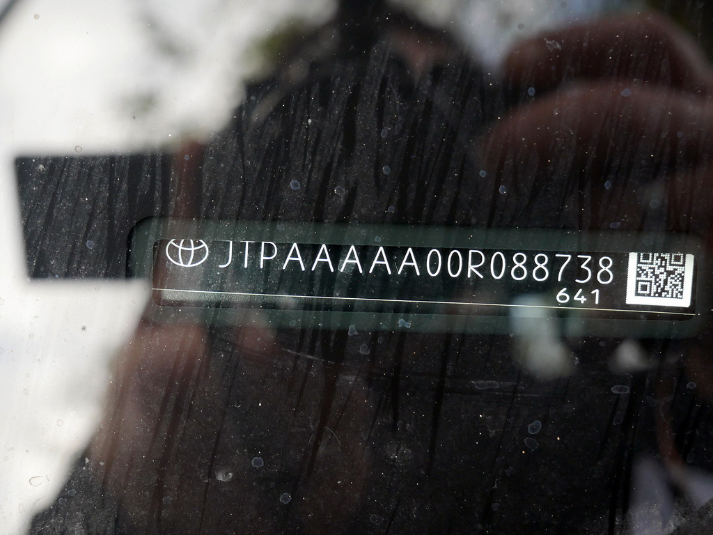 Fahrzeugansicht TOYOTA C-HR 1.8 Hybrid Team Deutschland - Bild 36