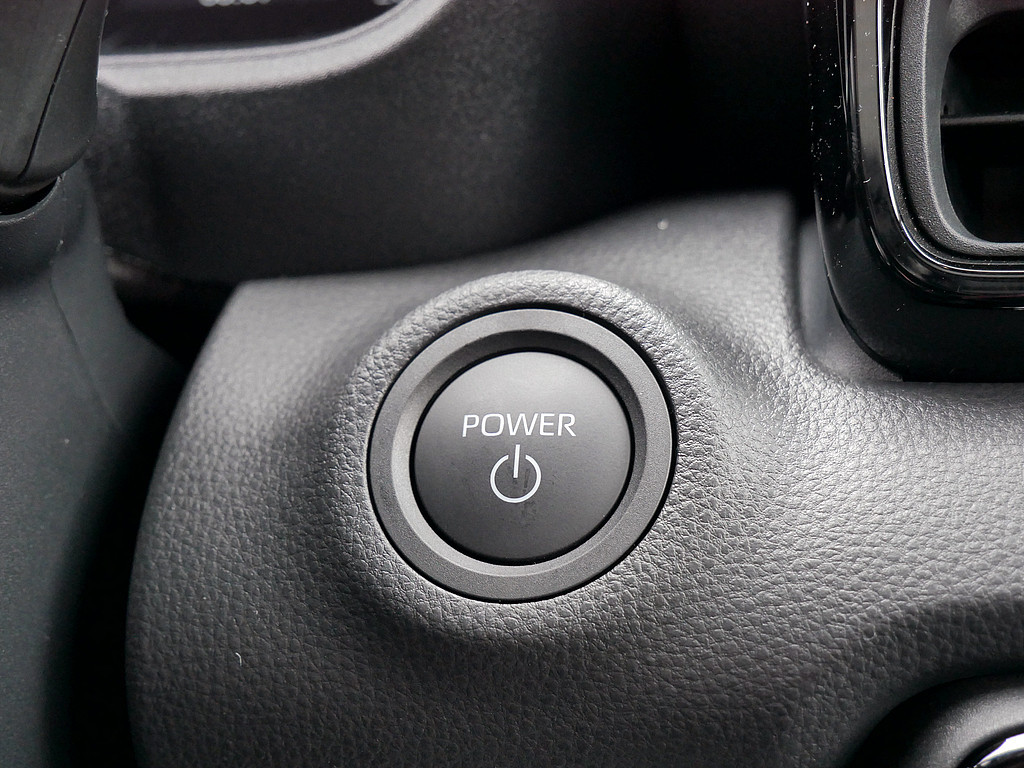 Fahrzeugansicht TOYOTA Yaris Hybrid 1.5 VVT-i Style Plus - Bild 26