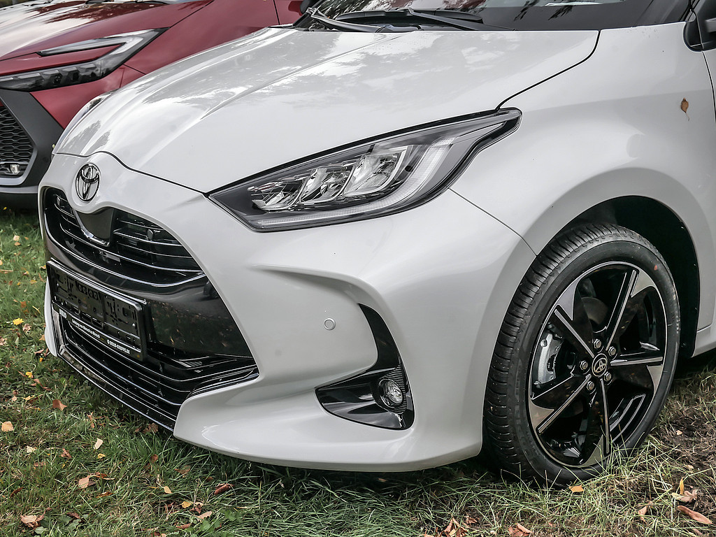 Fahrzeugansicht TOYOTA Yaris Hybrid 1.5 VVT-i Style Plus - Bild 28