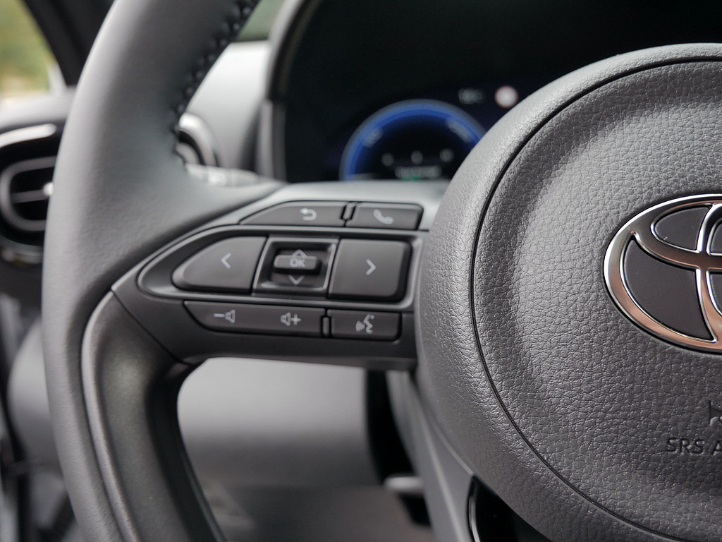 Fahrzeugansicht TOYOTA Yaris Hybrid 1.5 VVT-i Style Plus - Bild 19