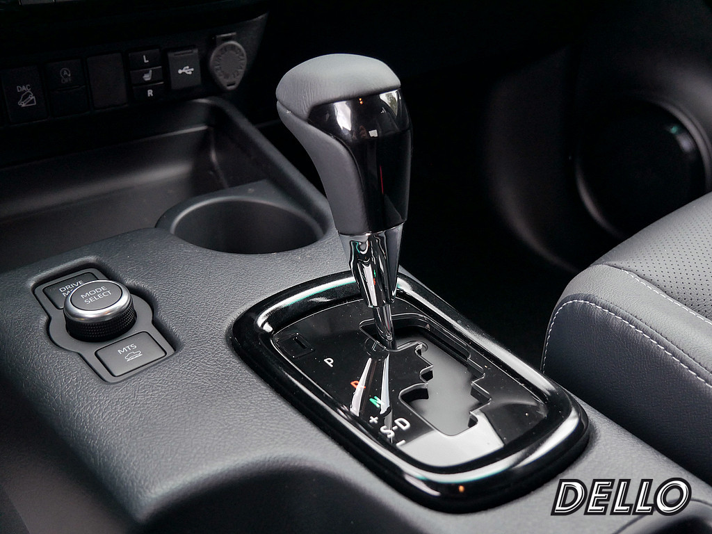 Fahrzeugansicht TOYOTA Hilux 2.8 Double Cab Invincible 4x4 - Bild 20