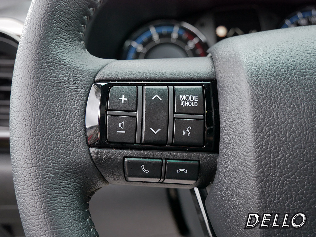 Fahrzeugansicht TOYOTA Hilux 2.8 Double Cab Invincible 4x4 - Bild 24